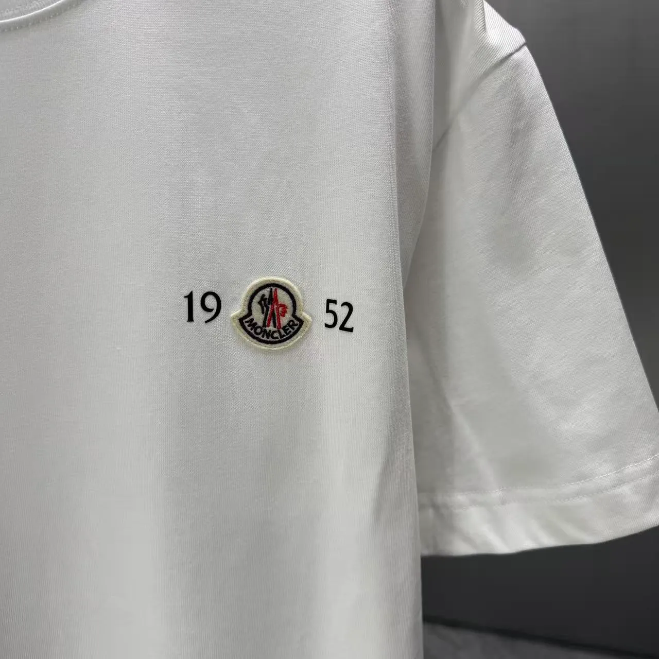 MONCL* * 2026 New Arrival T logo + ：Black White Dark Blue Brown Sizes：S M L XL XXL